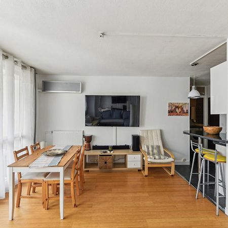 Chic And Comfortable Apart With Balcony Леваллуа-Перре Екстер'єр фото