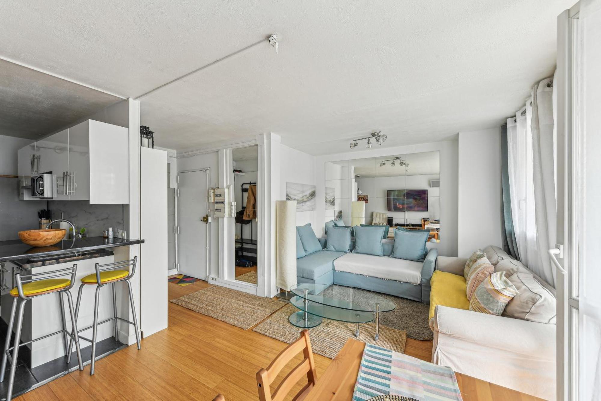 Chic And Comfortable Apart With Balcony Леваллуа-Перре Екстер'єр фото